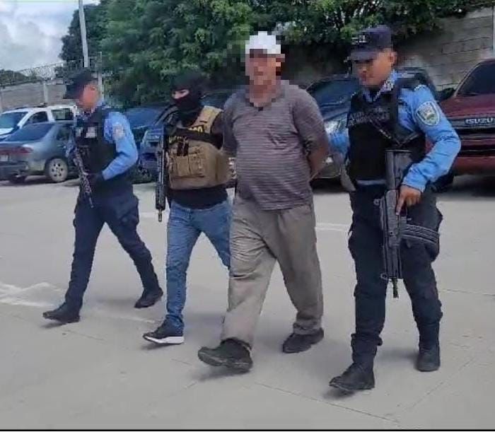 En Siguatepeque agentes de la UMEP-16 capturan a  dos ciudadanos por  porte ilegal de arma de fuego