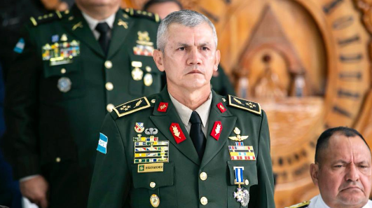 Nuevo Jefe del Estado Mayor Conjunto de las Fuerzas Armadas de Honduras: General Roosevelt Hernández toma el mando