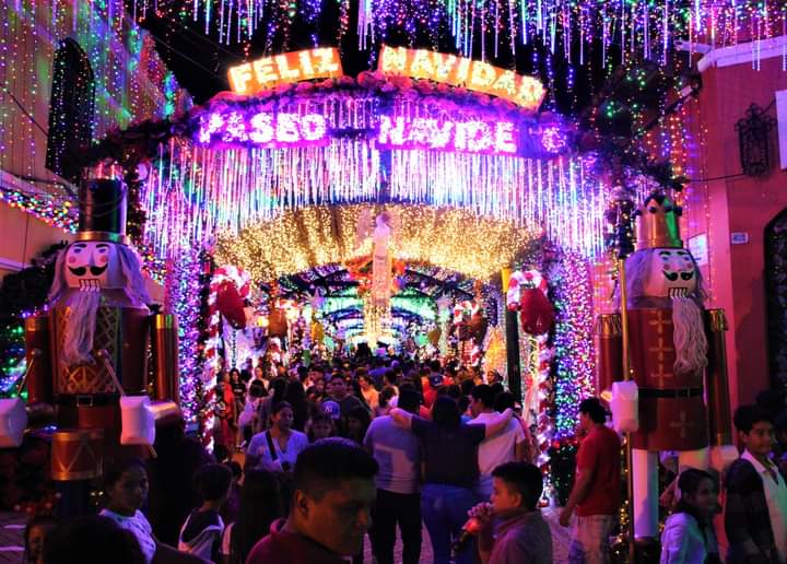 Alcaldía  de Comayagua inicia feria patronal con la inauguración del tradicional y atractivo  Paseo Navideño