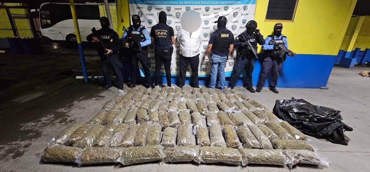 Arrestan a mexicano que transportaba más de 200 libras de marihuana «Crispy» en la frontera de Corinto