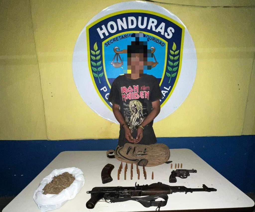 En poder de un arma de grueso calibre y supuesta droga la DPI arresta a un salvadoreño alías «Gato»