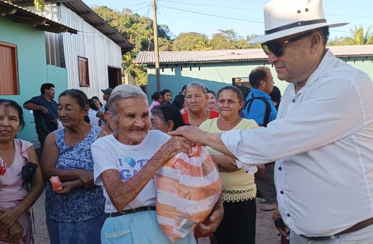 Legislador Juan Ramón Flores Lleva Ayuda Alimentaria a Guasistagua y la Libertad en Comayagua