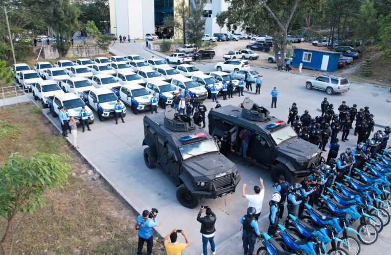 «Solo los malos se deben preocupar con estos vehículos blindados» asegura el secretario de seguridad Gustavo Sánchez