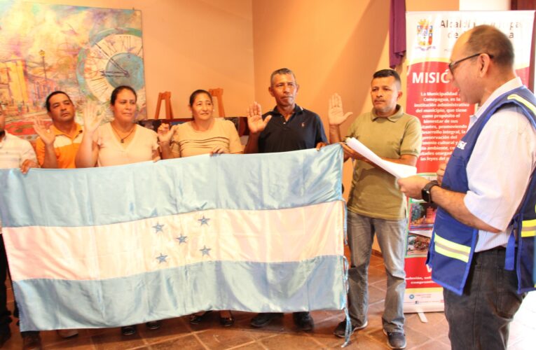 Alcalde Carlos Miranda y la USCLAC juramentan a más de 100 juntas administradoras de agua del municipio de Comayagua