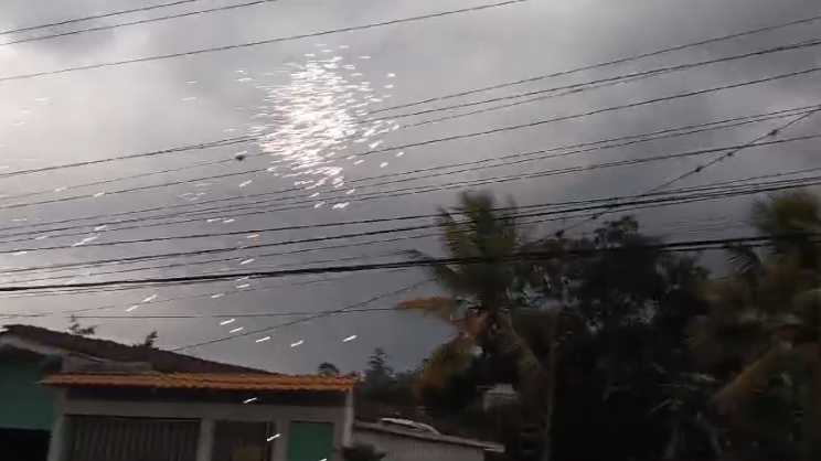 Cables de alta tensión toman fuego en Siguatepeque (VIDEO)
