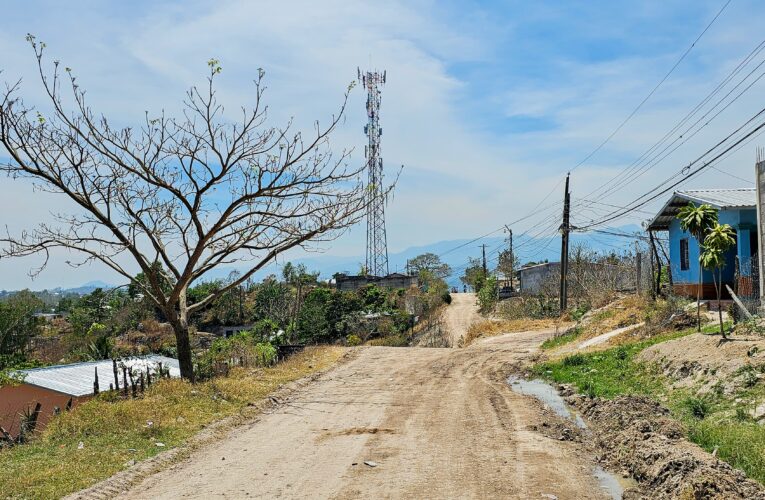 Ejecutan Reparación de la Red Vial no Pavimentada del Barrio Las Colinas de Siguatepeque