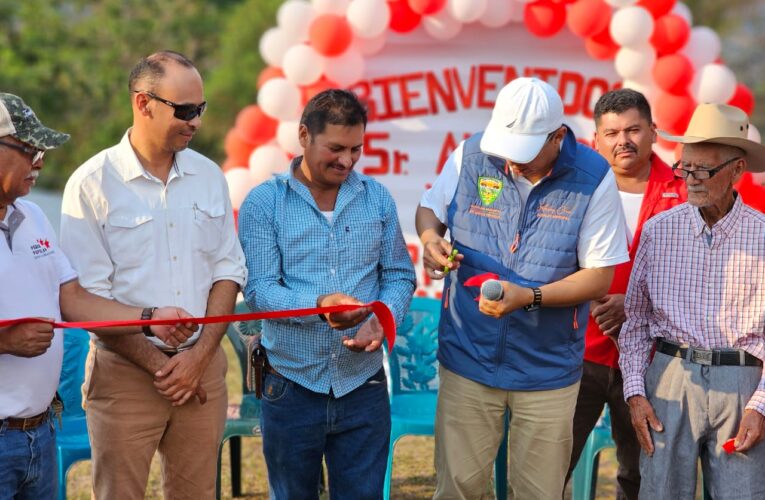 Alcalde de Siguatepeque Asley Cruz hace Entrega Oficial del Proyecto de Construcción de un Tanque de Agua en la Aldea El Sauce