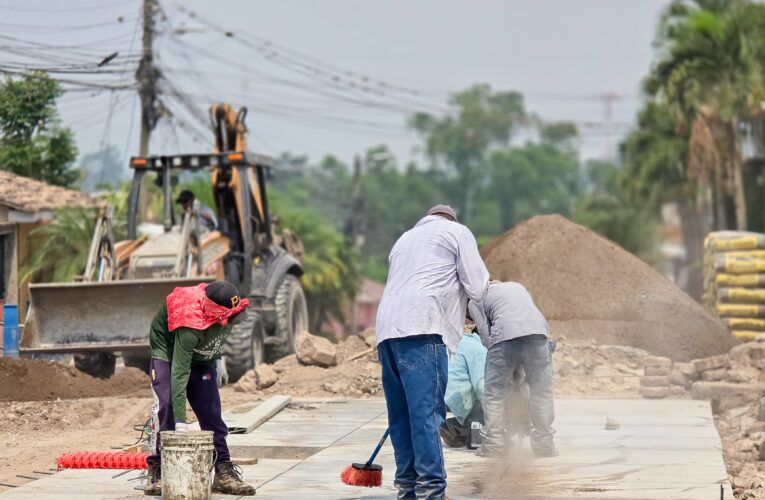 A punto de culminar exitosamente pavimento de concreto hidráulico en barrio El Parnaso de Siguatepeque