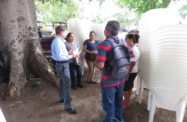 Alcaldía de Comayagua realiza entrega masiva de mobiliario a iglesias y  patronatos comunales