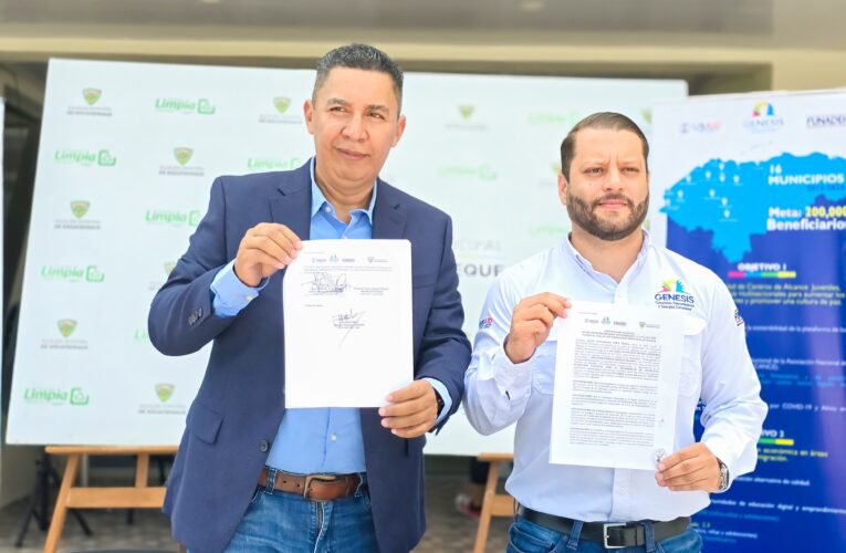 Alcaldía de Siguatepeque y FUNADEH firman convenio para el empoderamiento juvenil y femenino apoyados por USAID