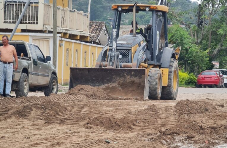 Comienzan las obras de terracería para la Pavimentación del Barrio San Miguel