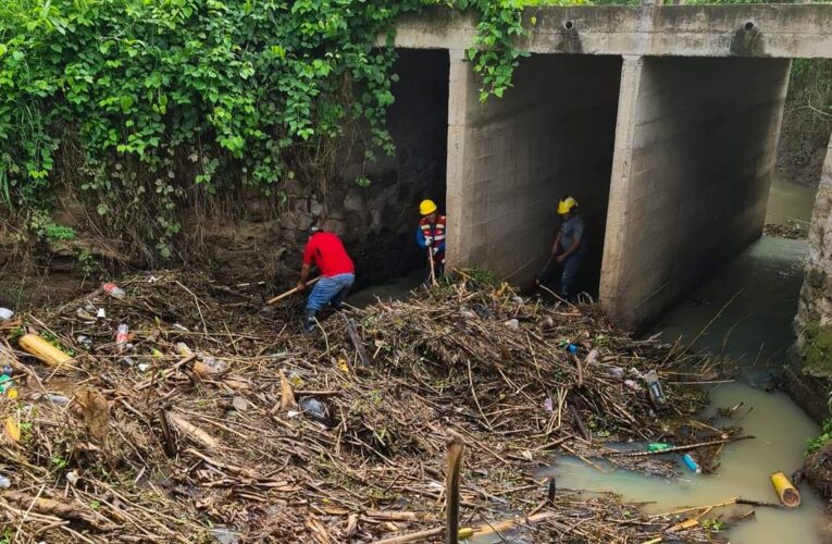 Labores de limpieza en nuestros ríos, a través de la Unidad Municipal Ambiental