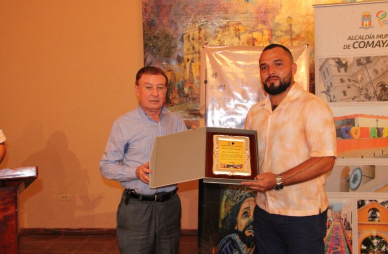 Corporación Municipal de Comayagua otorga reconocimiento al artista hondureño Ney Fernández