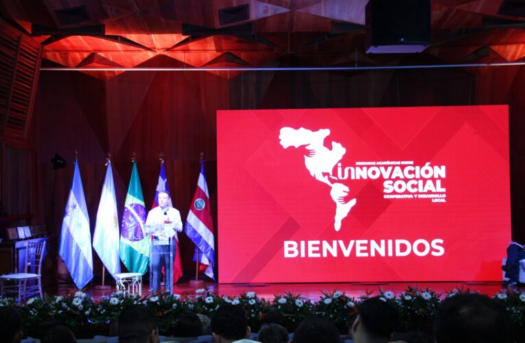 Alcalde Carlos Miranda realiza importante exposición sobre los Objetivos de Desarrollo Sostenible y Desarrollo Local