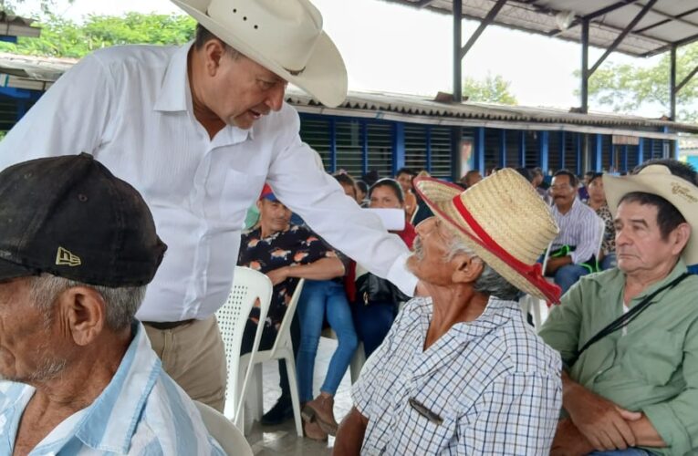 Más de 600 familias fueron beneficiadas con la entrega del bono tecnológico en el municipio de Taulabè Comayagua