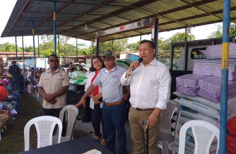 Unas 30 mil familias han sido beneficiadas en Comayagua con el bono tecnológico asegura el diputado de Libre Juan Ramón Flores