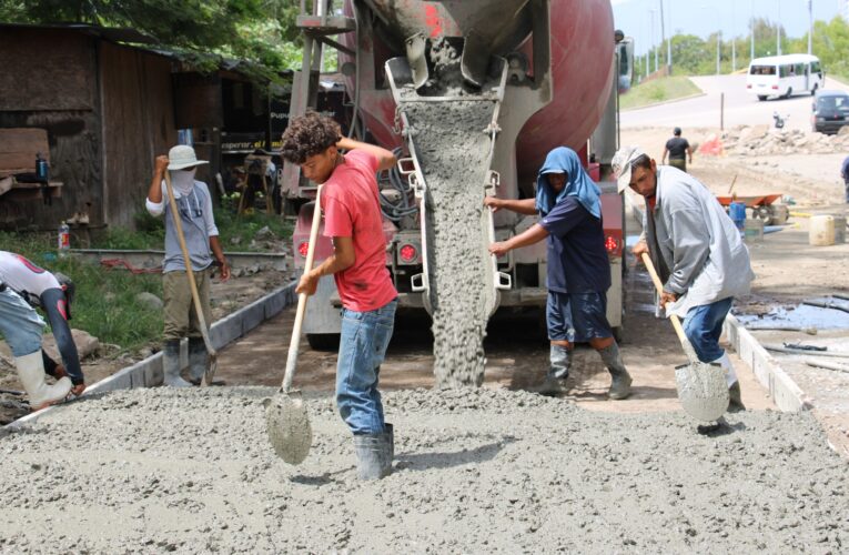 Alcaldía de Comayagua continúa ejecutando obras de pavimento y alcantarillado sanitario de la ciudad