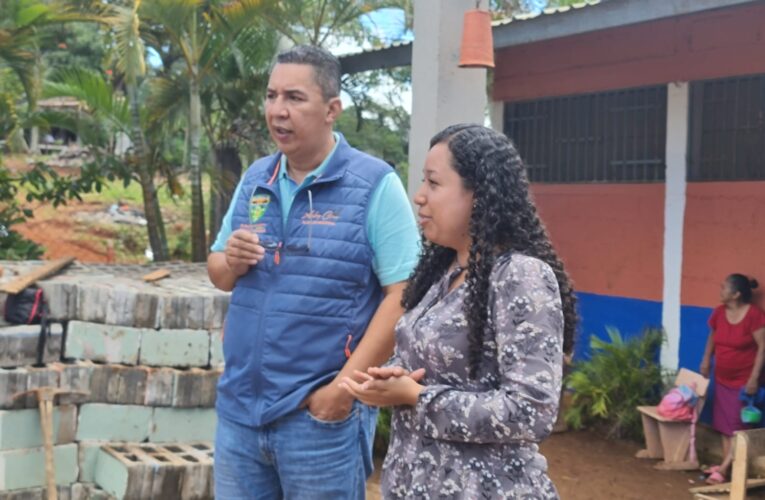 Nueva Aula en construcción en CEB José Cecilio del Valle