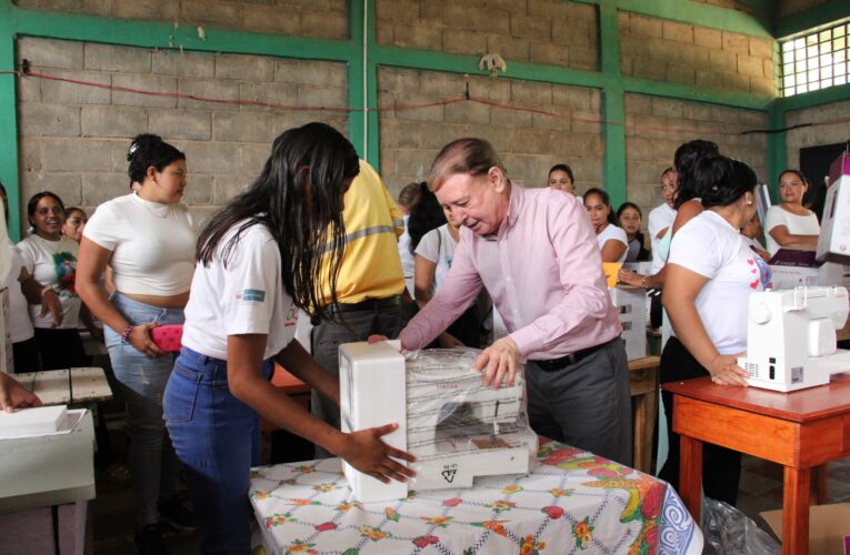 Alcaldía de Comayagua imparte taller móvil de Corte y Confección a mujeres de las comunidades de El Ciruelo y Lomas del Cordero