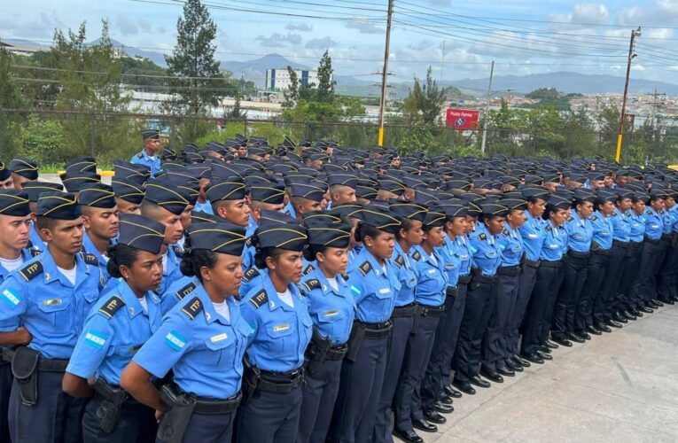 Más de 400 aspirantes a policías son distribuidos a nivel nacional para reforzar la seguridad