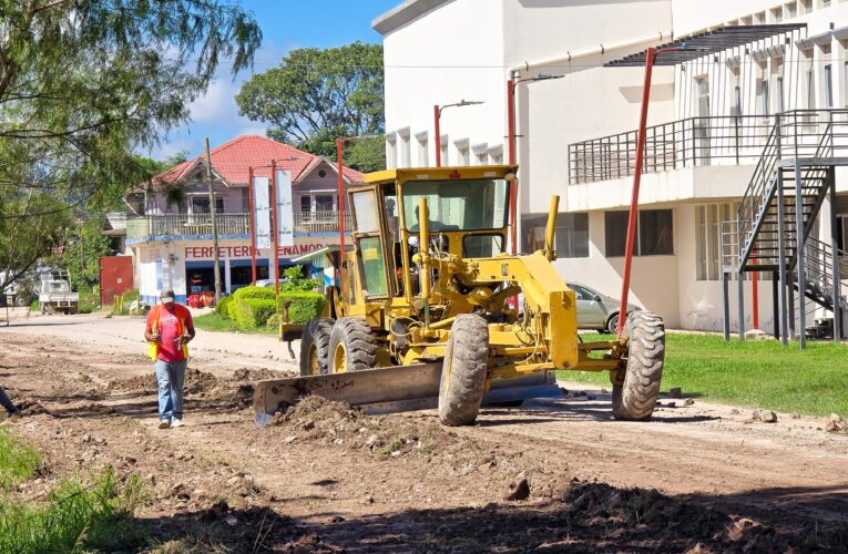 Iniciamos trabajos de Pavimentación en el Barrio El Carmen